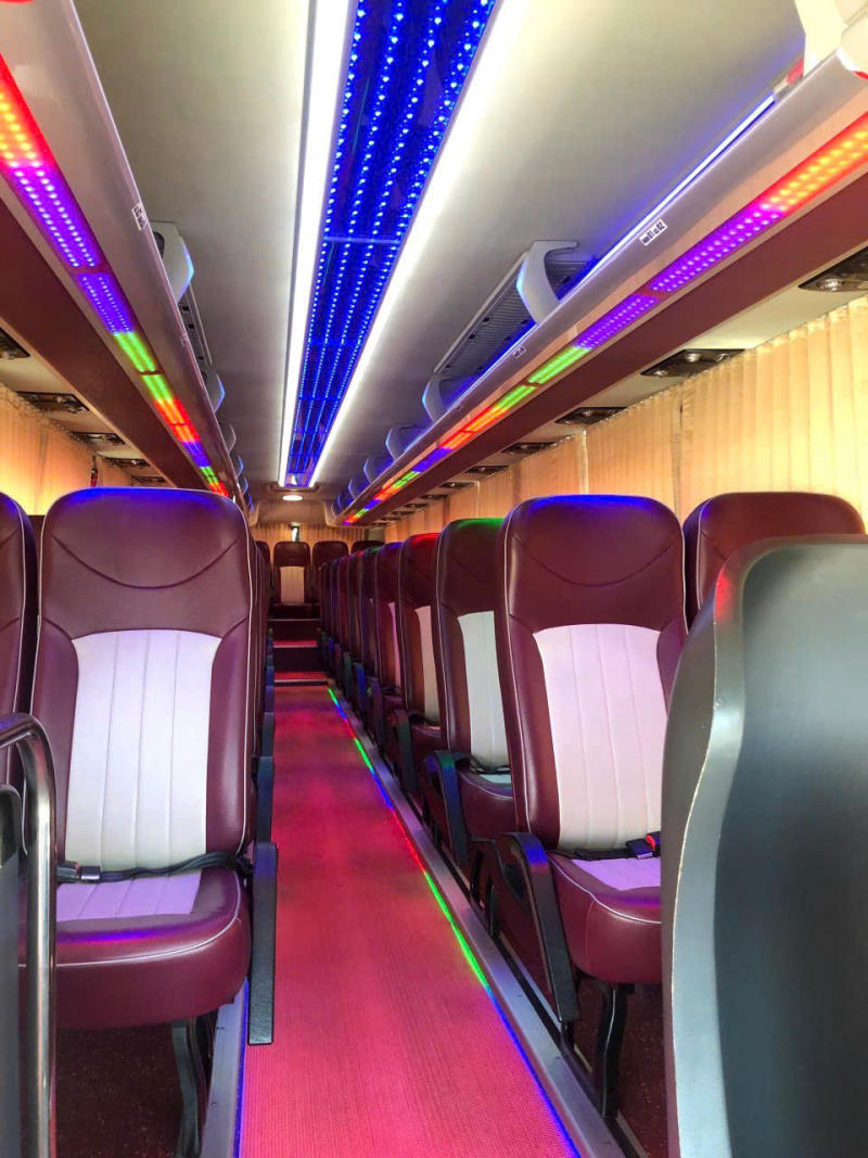 Đội xe 45 chỗ đời mới, sang trọng và tiện nghi