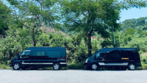 Thuê xe du lịch limousine 9 chỗ